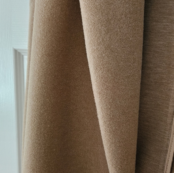 Long Sleeveless Vest - Picture 3 of 3